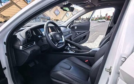 Hyundai Elantra, 2023 год, 1 400 000 рублей, 11 фотография