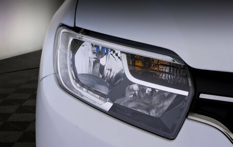 Renault Logan II, 2018 год, 870 000 рублей, 17 фотография