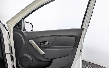 Renault Logan II, 2018 год, 870 000 рублей, 24 фотография