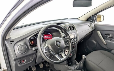 Renault Logan II, 2018 год, 870 000 рублей, 16 фотография