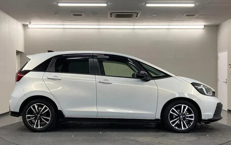 Honda Fit, 2023 год, 1 120 000 рублей, 2 фотография