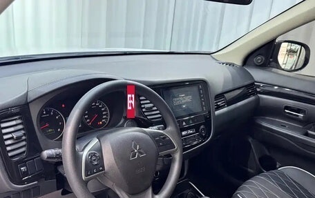 Mitsubishi Outlander III рестайлинг 3, 2022 год, 1 765 069 рублей, 9 фотография