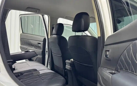 Mitsubishi Outlander III рестайлинг 3, 2022 год, 1 765 069 рублей, 15 фотография
