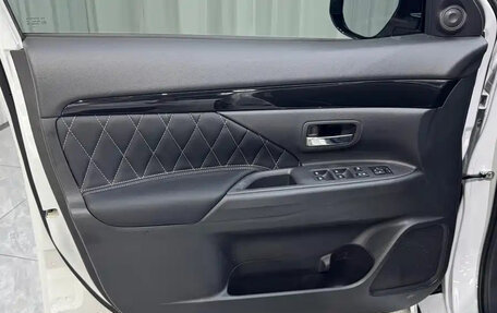 Mitsubishi Outlander III рестайлинг 3, 2022 год, 1 765 069 рублей, 16 фотография