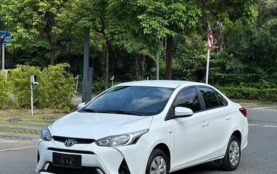 Toyota Yaris XP150 рестайлинг, 2022 год, 1 050 000 рублей, 1 фотография