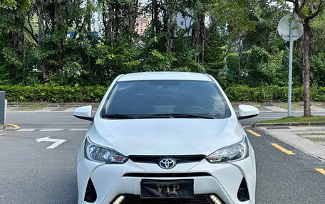 Toyota Yaris XP150 рестайлинг, 2022 год, 1 050 000 рублей, 2 фотография