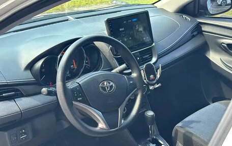 Toyota Yaris XP150 рестайлинг, 2022 год, 1 050 000 рублей, 8 фотография
