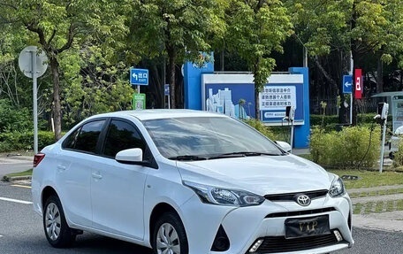 Toyota Yaris XP150 рестайлинг, 2022 год, 1 050 000 рублей, 3 фотография