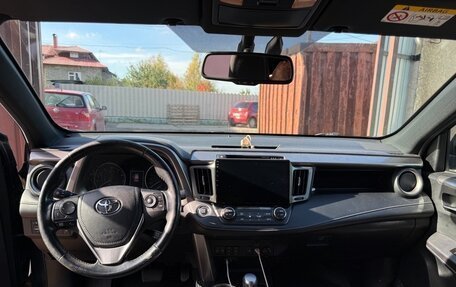 Toyota RAV4, 2018 год, 1 900 000 рублей, 7 фотография
