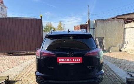 Toyota RAV4, 2018 год, 1 900 000 рублей, 4 фотография