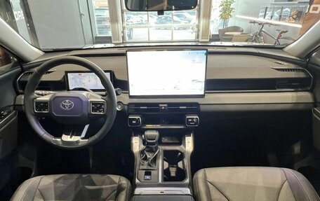 Toyota RAV4, 2026 год, 4 499 000 рублей, 17 фотография
