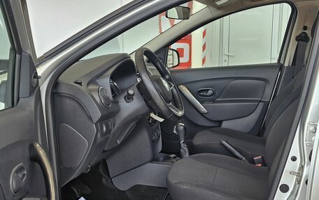 Renault Logan II, 2018 год, 1 099 000 рублей, 10 фотография