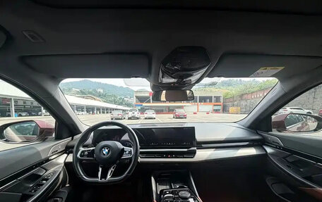BMW 5 серия, 2023 год, 6 000 000 рублей, 8 фотография