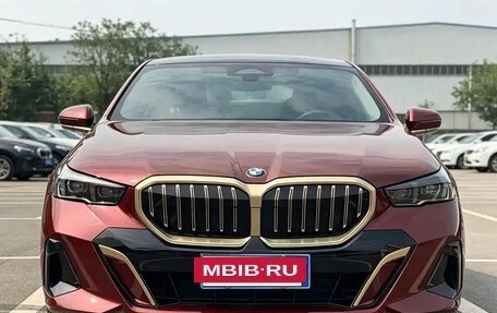 BMW 5 серия, 2023 год, 6 000 000 рублей, 2 фотография