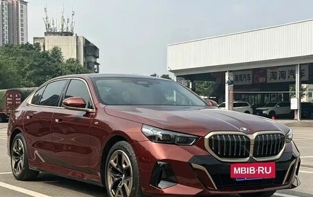 BMW 5 серия, 2023 год, 6 000 000 рублей, 3 фотография