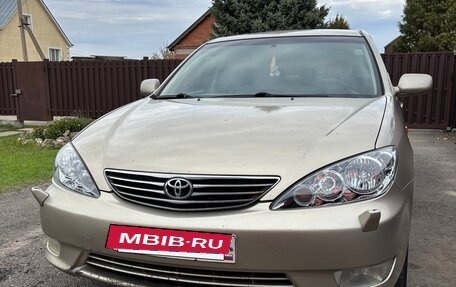Toyota Camry V40, 2004 год, 800 000 рублей, 2 фотография