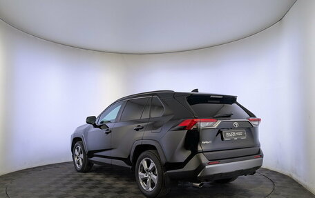 Toyota RAV4, 2021 год, 3 350 000 рублей, 7 фотография