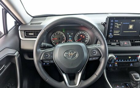 Toyota RAV4, 2021 год, 3 350 000 рублей, 28 фотография