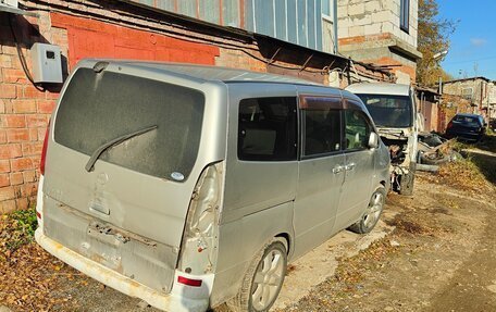 Nissan Serena II, 2003 год, 160 000 рублей, 5 фотография