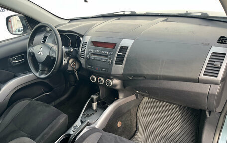 Mitsubishi Outlander III рестайлинг 3, 2008 год, 750 000 рублей, 9 фотография