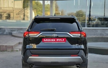 Toyota RAV4, 2020 год, 3 690 000 рублей, 5 фотография