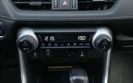 Toyota RAV4, 2020 год, 3 690 000 рублей, 23 фотография
