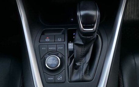 Toyota RAV4, 2020 год, 3 690 000 рублей, 21 фотография