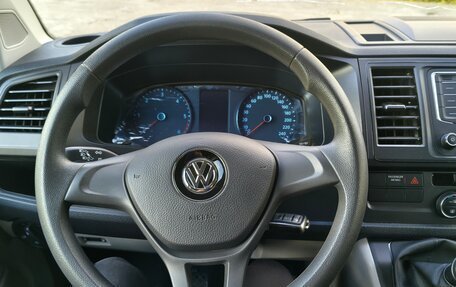 Volkswagen Caravelle T6 рестайлинг, 2019 год, 4 500 000 рублей, 14 фотография