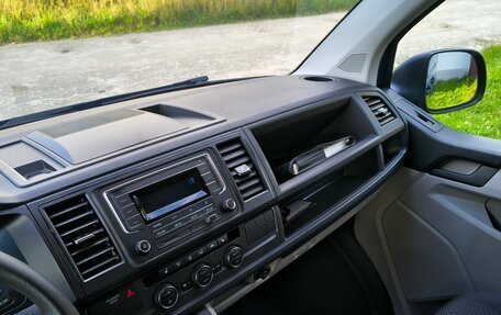 Volkswagen Caravelle T6 рестайлинг, 2019 год, 4 500 000 рублей, 17 фотография