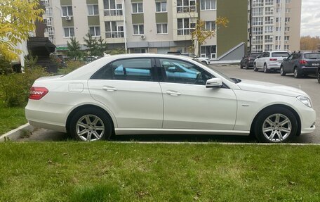 Mercedes-Benz E-Класс, 2012 год, 2 050 000 рублей, 3 фотография