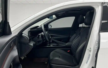Hyundai Elantra, 2023 год, 1 400 000 рублей, 11 фотография