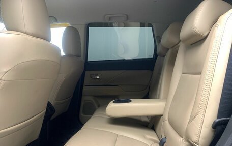 Mitsubishi Outlander III рестайлинг 3, 2019 год, 2 132 000 рублей, 17 фотография
