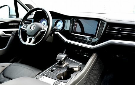 Volkswagen Touareg III, 2020 год, 5 200 000 рублей, 3 фотография