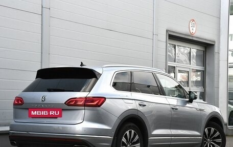 Volkswagen Touareg III, 2020 год, 5 200 000 рублей, 2 фотография