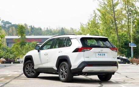 Toyota RAV4, 2025 год, 3 950 000 рублей, 6 фотография