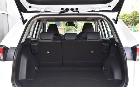 Toyota RAV4, 2025 год, 3 950 000 рублей, 24 фотография