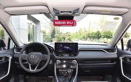 Toyota RAV4, 2025 год, 3 950 000 рублей, 9 фотография