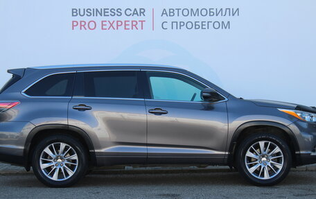 Toyota Highlander III, 2014 год, 2 590 000 рублей, 4 фотография