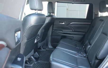 Toyota Highlander III, 2014 год, 2 590 000 рублей, 14 фотография