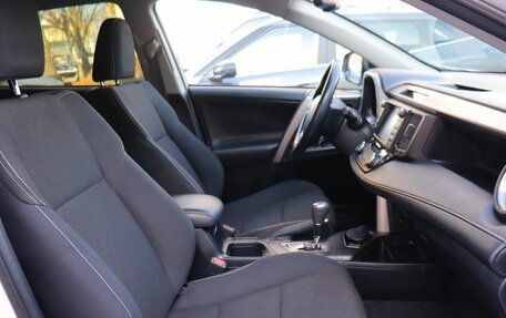 Toyota RAV4, 2019 год, 2 849 000 рублей, 10 фотография