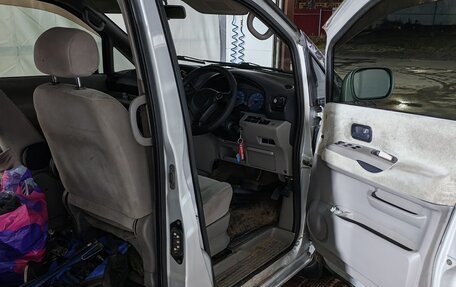 Nissan Serena I, 2001 год, 530 000 рублей, 6 фотография