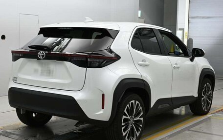 Toyota Yaris Cross, 2023 год, 1 150 000 рублей, 4 фотография