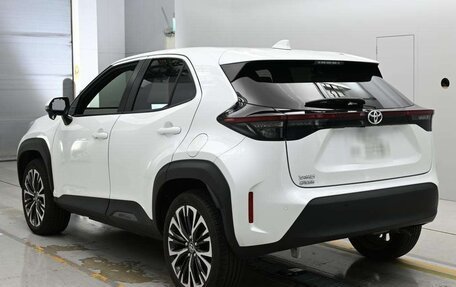 Toyota Yaris Cross, 2023 год, 1 150 000 рублей, 6 фотография