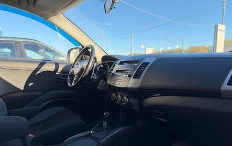 Mitsubishi Outlander III рестайлинг 3, 2011 год, 1 033 000 рублей, 13 фотография