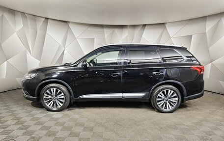 Mitsubishi Outlander III рестайлинг 3, 2018 год, 1 899 000 рублей, 5 фотография