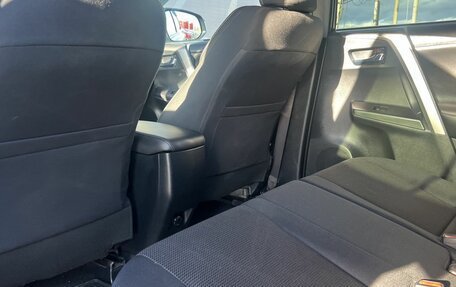 Toyota RAV4, 2016 год, 2 390 000 рублей, 21 фотография