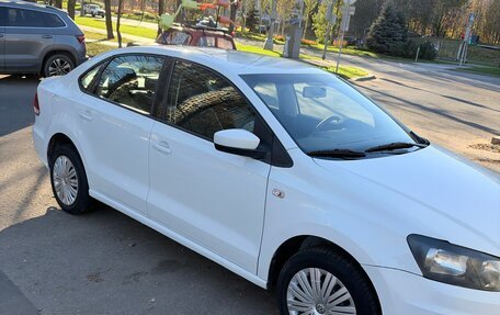 Volkswagen Polo VI (EU Market), 2016 год, 845 000 рублей, 2 фотография