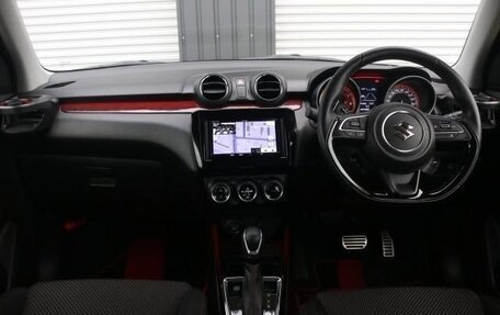 Suzuki Swift IV рестайлинг, 2022 год, 1 330 000 рублей, 9 фотография