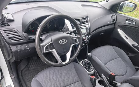 Hyundai Solaris II рестайлинг, 2011 год, 799 000 рублей, 11 фотография