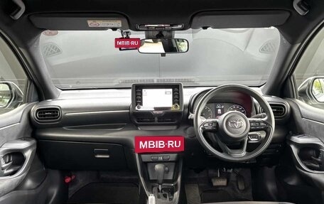 Toyota Yaris, 2023 год, 1 052 000 рублей, 5 фотография